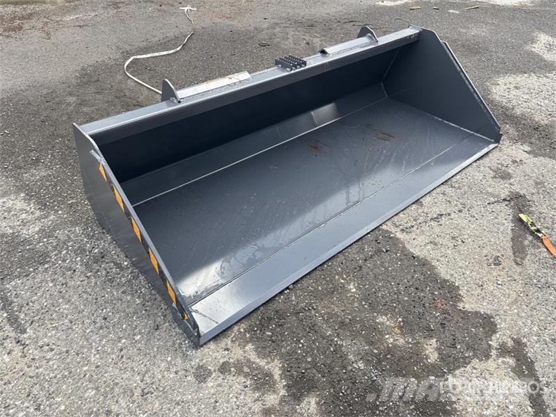 Skyway WSSGB-2000 78 in Skid Steer Bucket (Unused) Kanalak