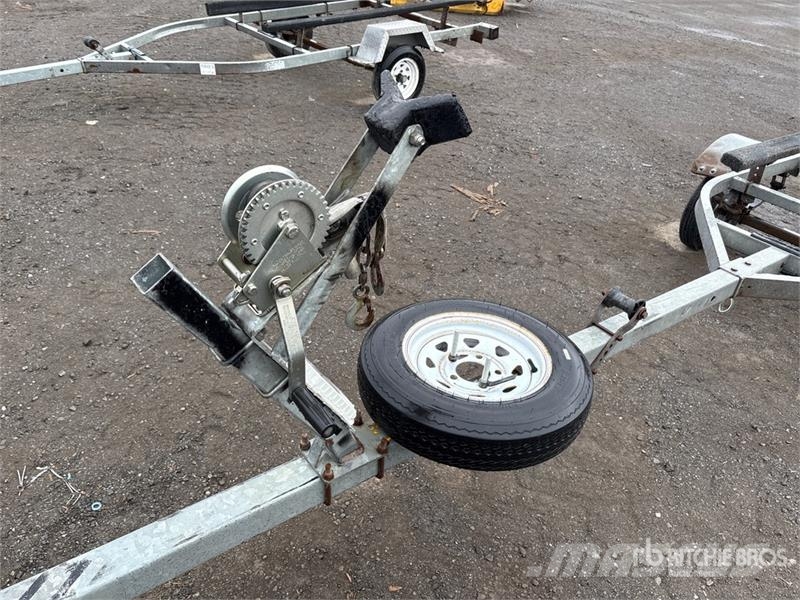  SL C1750-44 16 ft S/A Boat Trailer معدات البناء - غير ذلك