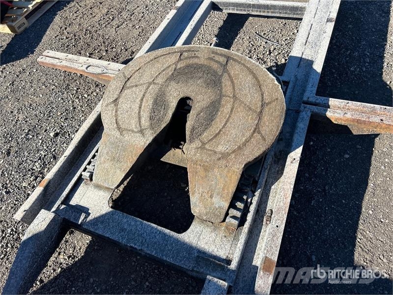 Sliding Fifth Wheel - Fits Truck مكونات أخرى
