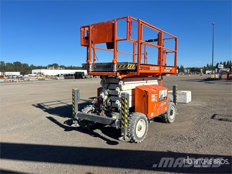Snorkel S3370RT 4x4 Dual Fuel Scissor Lift Ollós emelők
