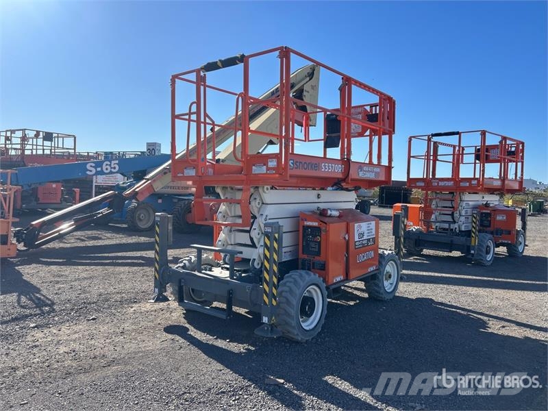 Snorkel S3370RT 4x4 Dual Fuel Scissor Lift Ollós emelők