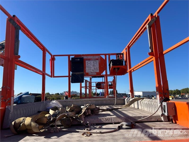 Snorkel S3370RT 4x4 Dual Fuel Scissor Lift Ollós emelők