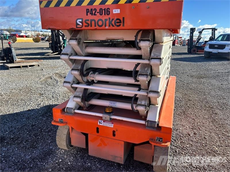 Snorkel S4740E Electric Scissor Lift رافعات مقصية الشكل