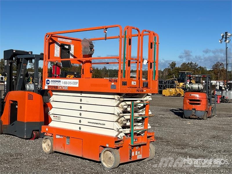 Snorkel S4740E Electric Scissor Lift رافعات مقصية الشكل
