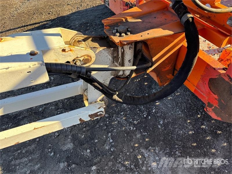 Snorkel TB-86J 4WD Diesel Telescopic Boom Lift Nacelles télescopiques