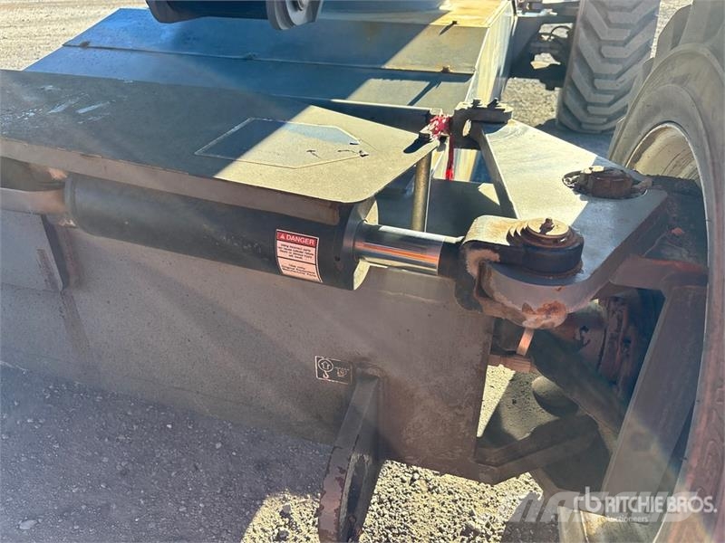 Snorkel TB-86J 4WD Diesel Telescopic Boom Lift Nacelles télescopiques