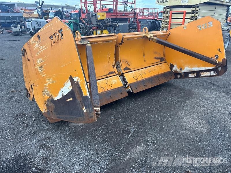  Snow Plow Schneeschilde und -pflüge