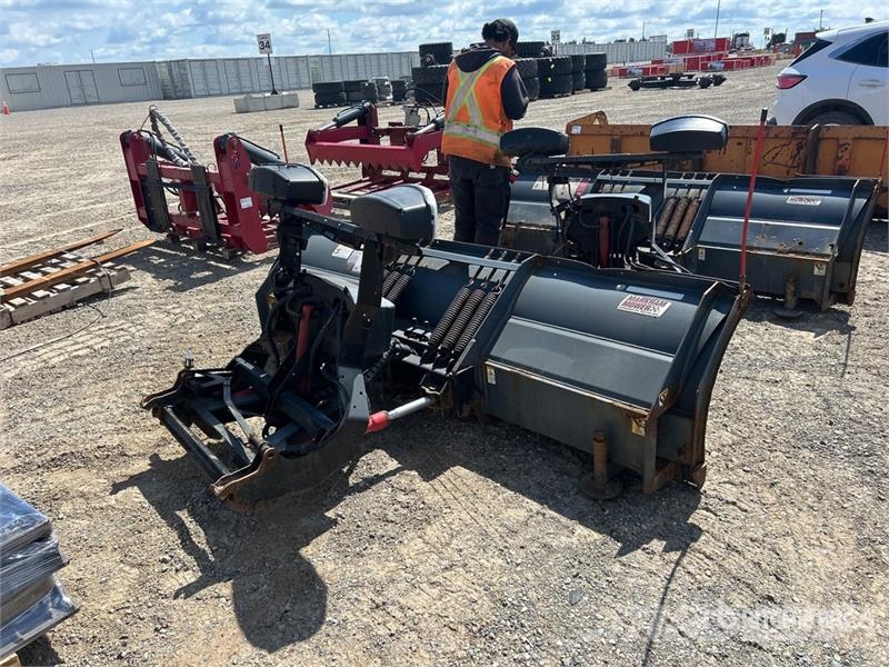 SnowEx 8611PP 8 ft 6 in Snow Plow حراثات ونصول الجليد