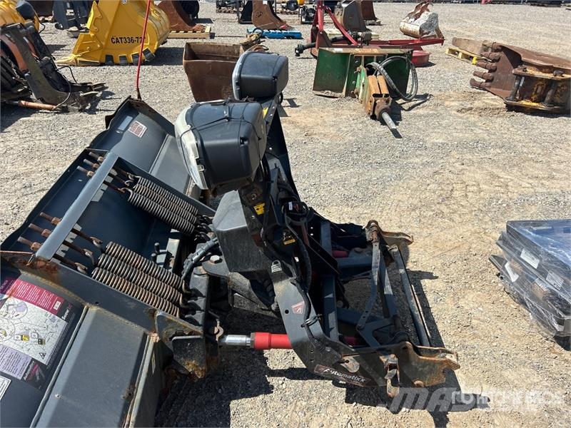SnowEx 8611PP 8 ft 6 in Snow Plow حراثات ونصول الجليد