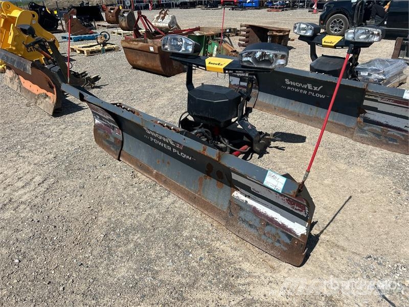 SnowEx 8611PP 8 ft 6 in Snow Plow حراثات ونصول الجليد
