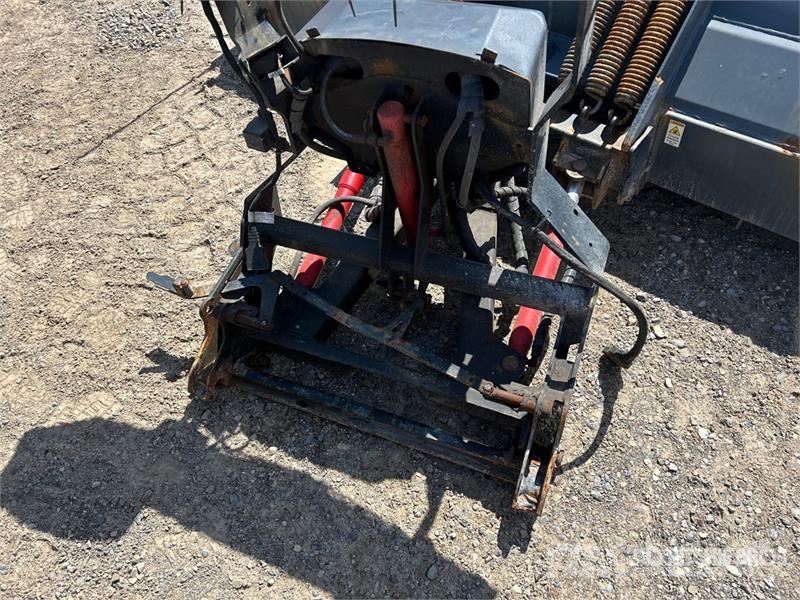 SnowEx 8611PP 8 ft 6 in Snow Plow حراثات ونصول الجليد