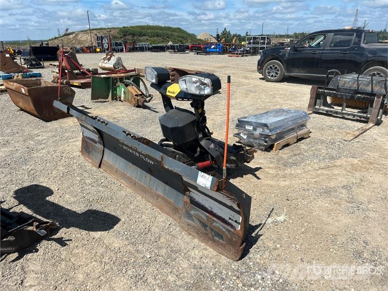 SnowEx 8611PP 8 ft 6 in Snow Plow حراثات ونصول الجليد