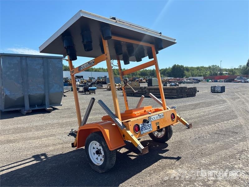 SOLAR TECH Arrow Board Otras-construcciones de carreteras