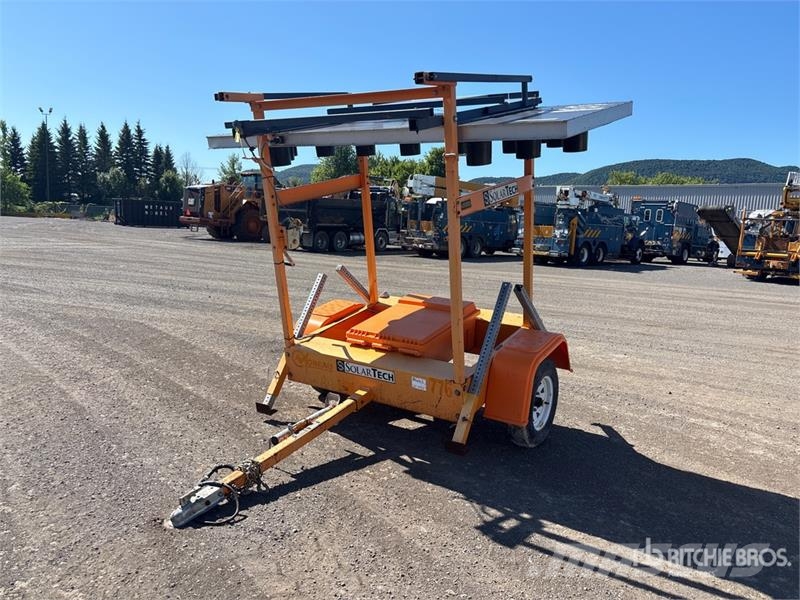 SOLAR TECH Arrow Board Otras-construcciones de carreteras