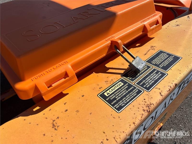 SOLAR TECH Arrow Board Otras-construcciones de carreteras