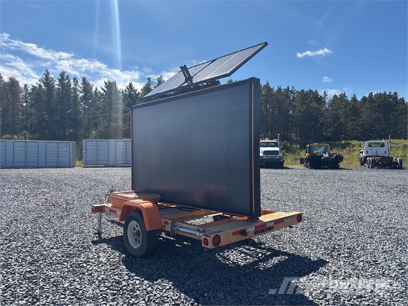 SOLAR TECH Silent Messenger Pozostały sprzęt drogowy