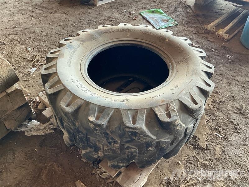 Solideal 19.5L-24 Tire Ruedas
