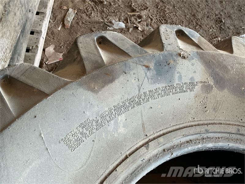 Solideal 19.5L-24 Tire Ruedas