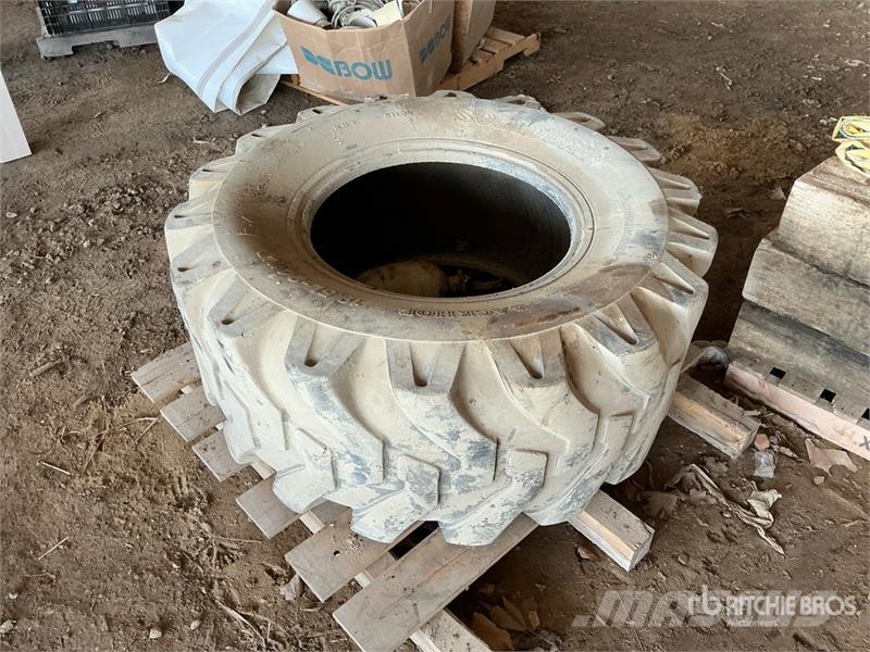 Solideal 19.5L-24 Tire Ruedas
