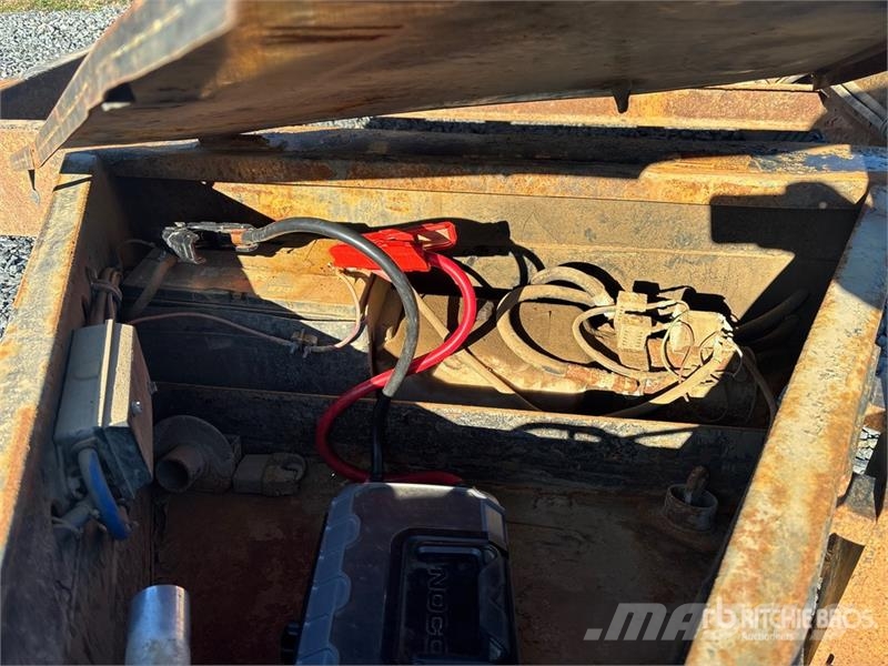  Southland 13 ft 7 in T/A Dump Utility Trailer مقطورات قلابة