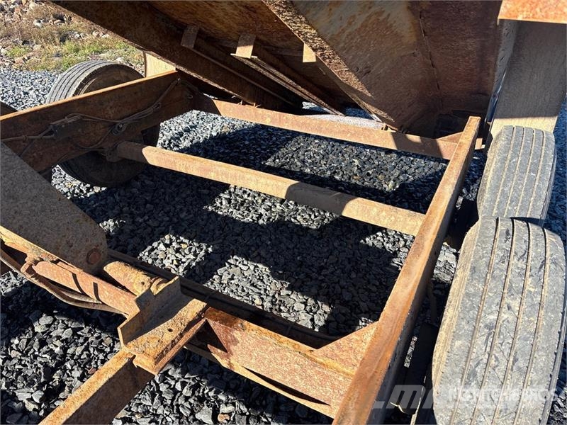  Southland 13 ft 7 in T/A Dump Utility Trailer مقطورات قلابة