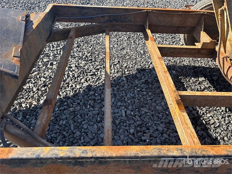  Southland 13 ft 7 in T/A Dump Utility Trailer مقطورات قلابة