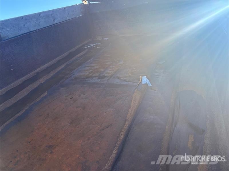  Southland 13 ft 7 in T/A Dump Utility Trailer مقطورات قلابة