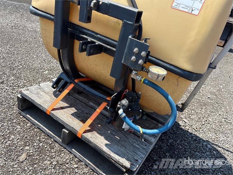 Sprayer Tank - Fits Sidewalk Plow Další