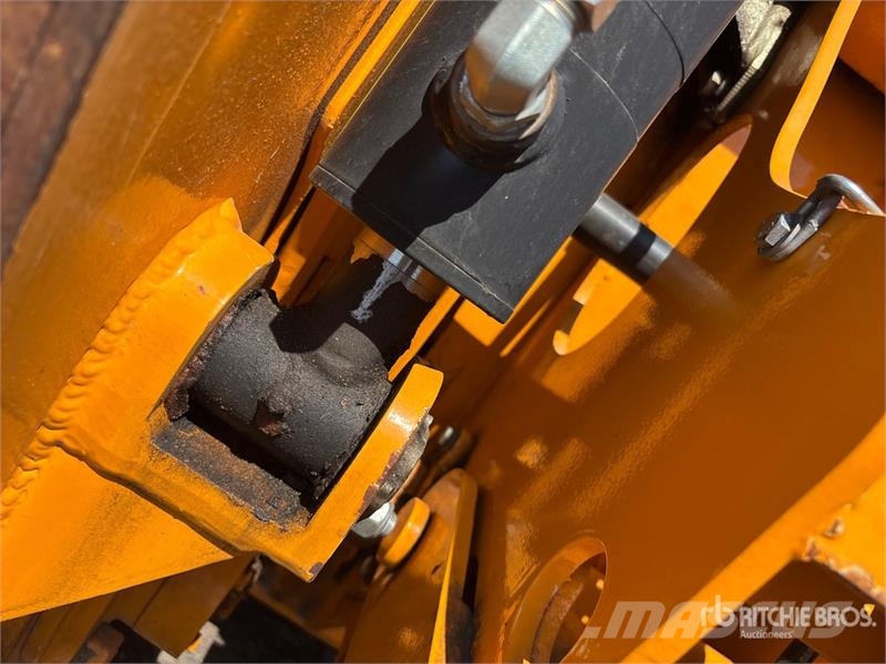 SSTA DT-VM-30-0812-C11MT Extendable 8ft / 13ft Sno 刮雪板和犁