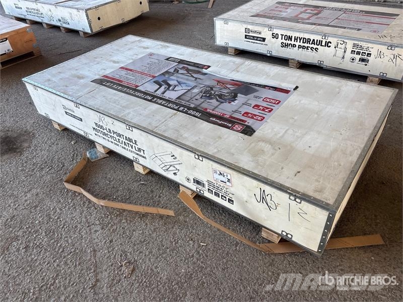 StanForge 1500PML 1500 lbs Motorcycle Lift (Unused Andre komponenter