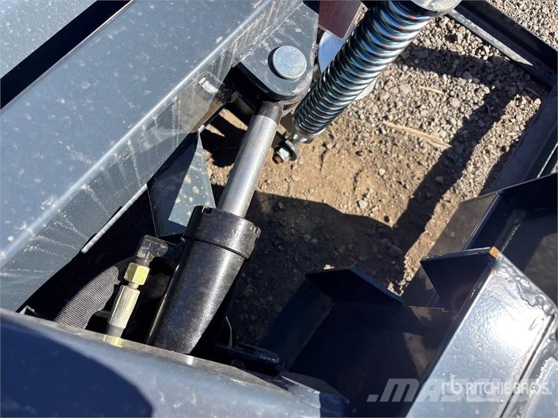  StanForge DB86 86 in Skid Steer Snow Blade (Unused Sniježne daske i  plugovi
