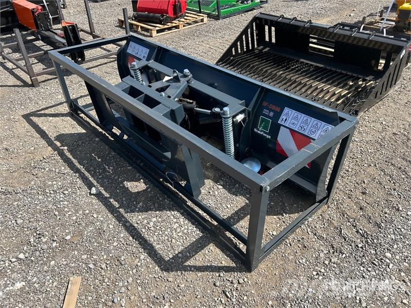  StanForge DB86 86 in Skid Steer Snow Blade (Unused 刮雪板和犁