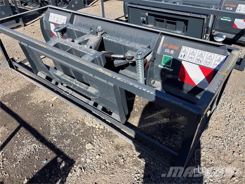 StanForge DB86 86 in Skid Steer Snow Blade (Unused Sniježne daske i plugovi