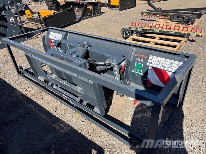  StanForge DB86 86 in Skid Steer Snow Blade (Unused Sniježne daske i  plugovi