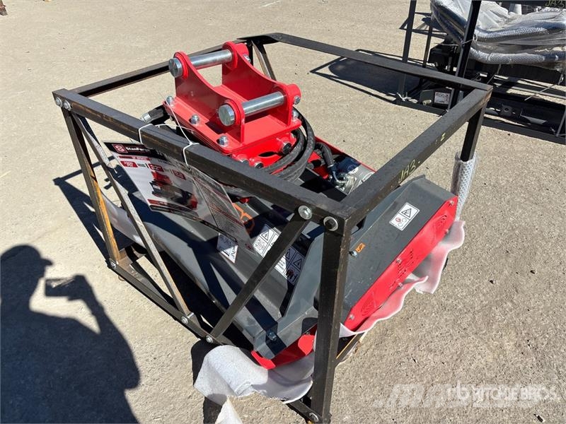 StanForge EFM32 32 in Excavator Flail Mower (Unuse Niittokoneet