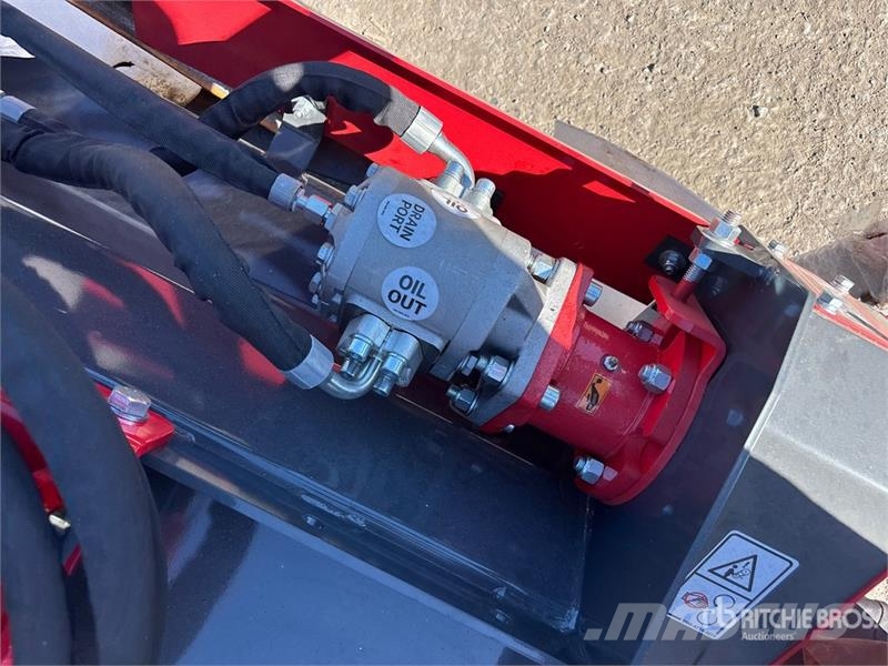 StanForge EFM32 32 in Excavator Flail Mower (Unuse Niittokoneet