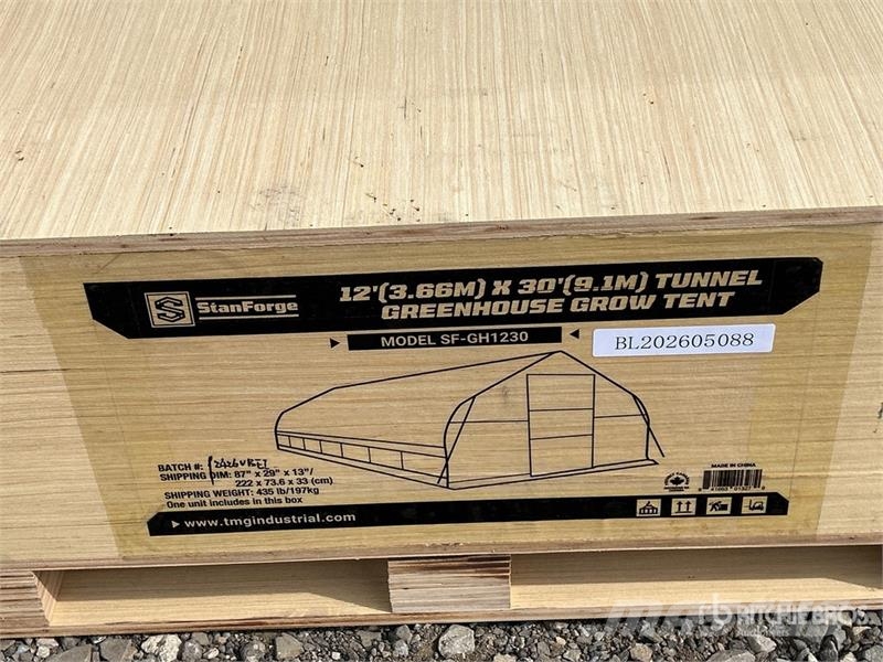  StanForge GH1230 12 ft x 30 ft Tunnel Greenhouse ( مكونات أخرى