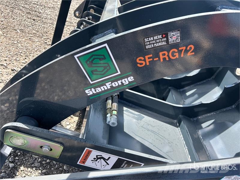 StanForge RG72 72 in Skid Steer Root Rake (Unused) Ancinho virador