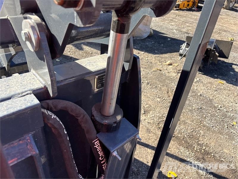 StanForge SRR75 72 in Root Rake Skid Steer Grapple Pinzas