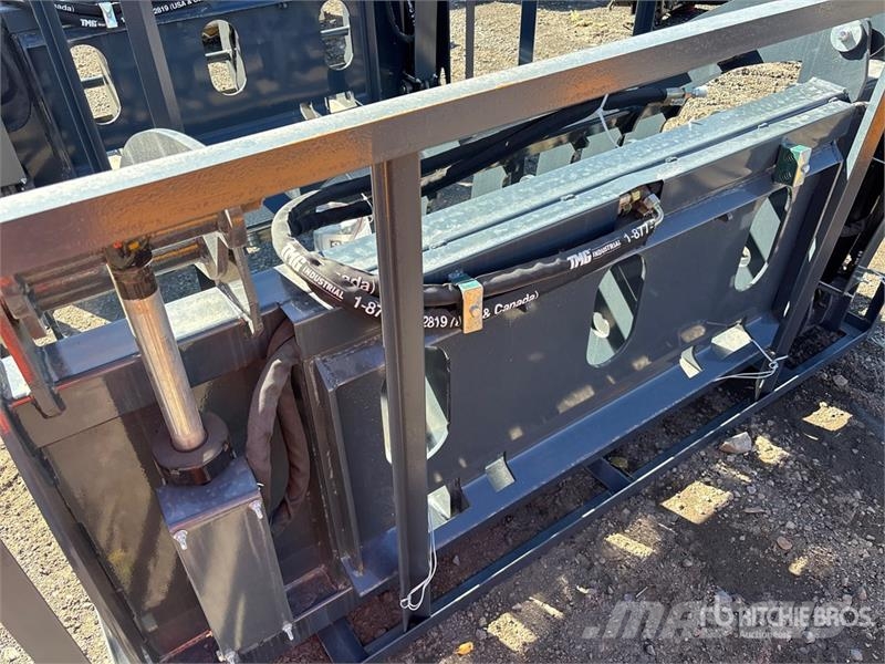 StanForge SRR75 72 in Root Rake Skid Steer Grapple Pinzas