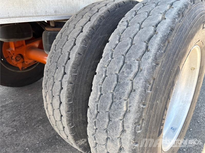  Stargate 32 ft Tri/A Aluminum End Dump Trailer Tipphengere