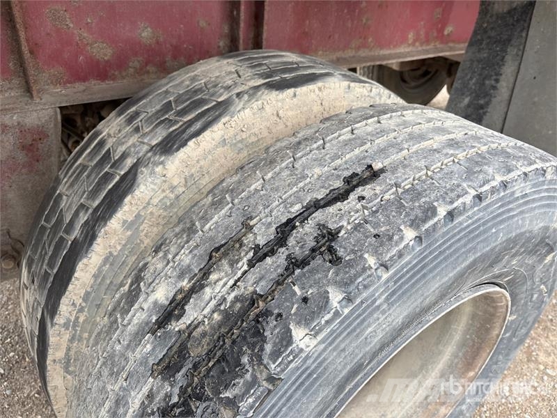 Stargate 33 ft 6 in Tri/A End Dump Trailer Самоскиди