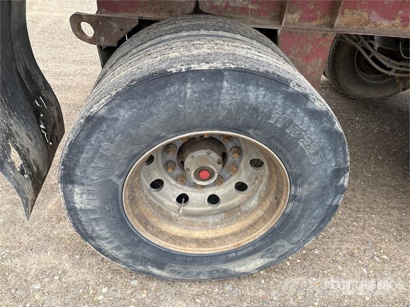 Stargate 33 ft 6 in Tri/A End Dump Trailer Самоскиди
