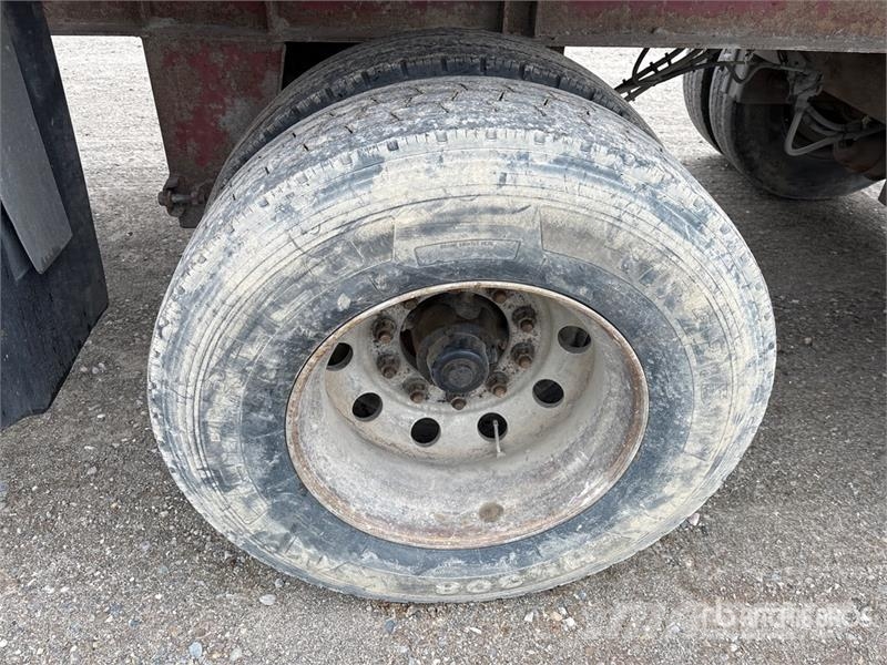 Stargate 33 ft 6 in Tri/A End Dump Trailer Самоскиди