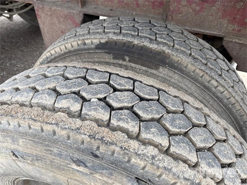 Stargate 33 ft 6 in Tri/A End Dump Trailer Самоскиди
