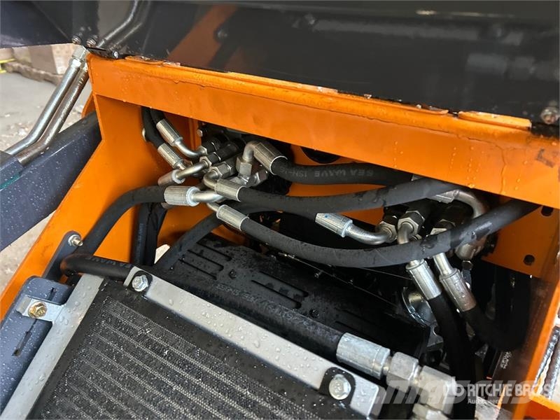  STARVOX SV-480 Mini Compact Track Loader (Unused) لوادر انزلاقية التوجيه