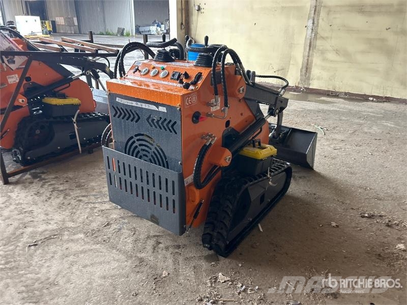  STARVOX SV-480 Mini Compact Track Loader (Unused) لوادر انزلاقية التوجيه