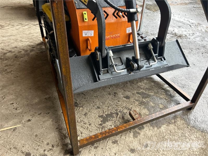  STARVOX SV-480 Mini Compact Track Loader (Unused) لوادر انزلاقية التوجيه