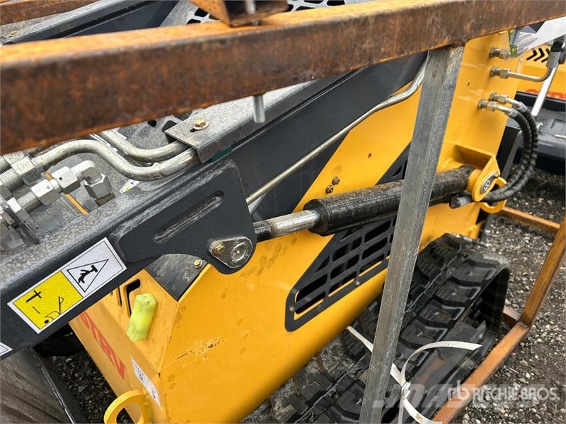 STARVOX SV-480 Mini Compact Track Loader (Unused) Kompaktlader