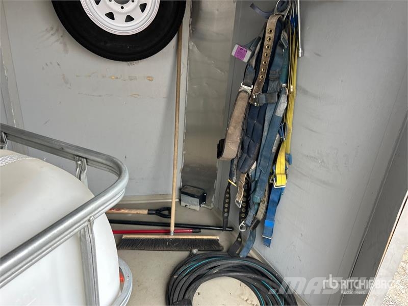 Stealth 14 ft T/A Enclosed Trailer Прицепы-фургоны
